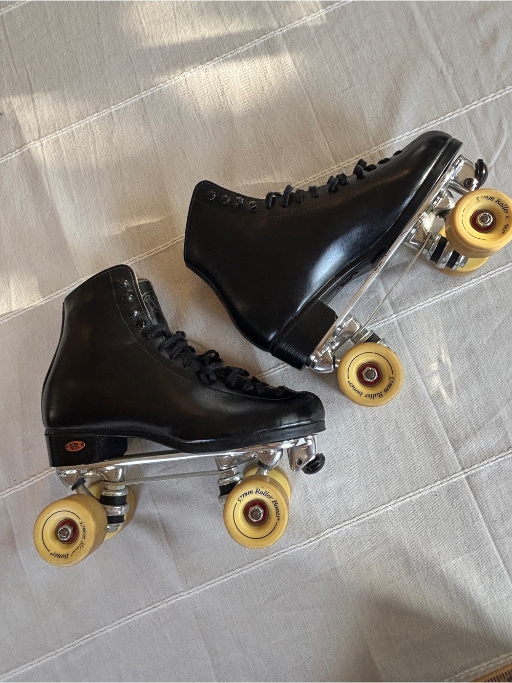Vintage Riedell Roller Skates Black Leather Sure-Grip Plates Rollerbones Wheels - Picture 12 of 13